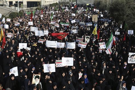 The 2017 Tehran Protests: A Glimpse into Contemporary Iranian Socio-Political Landscape Marked by Economic Discontent and Political Dissatisfaction